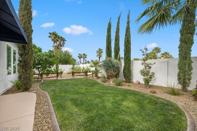 1516 Castle Wall Street, Las Vegas, NV 89117