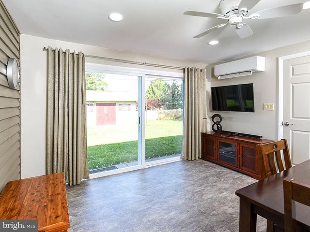 39 SHIRLEY DR, Middletown, PA 17057