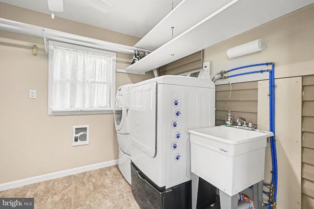 39 SHIRLEY DR, Middletown, PA 17057