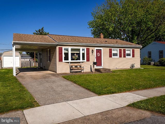 39 SHIRLEY DR, Middletown, PA 17057