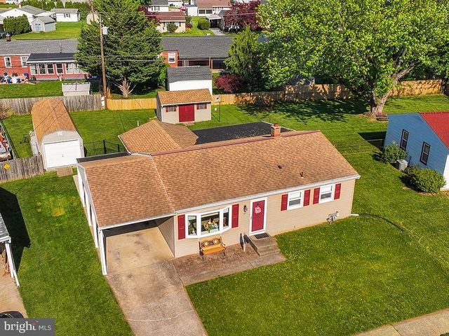 39 SHIRLEY DR, Middletown, PA 17057