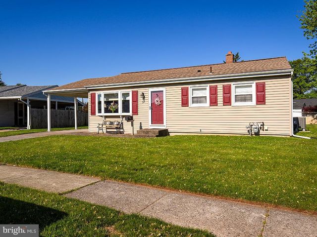 39 SHIRLEY DR, Middletown, PA 17057