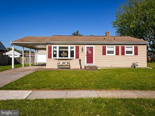39 SHIRLEY DR, Middletown, PA 17057