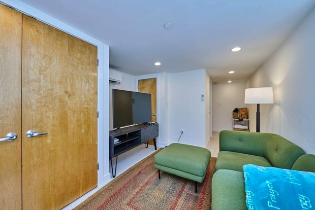 13 Clary Street 13, Cambridge, MA 02139