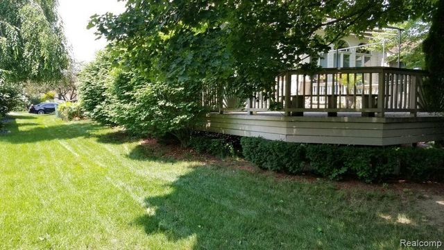 48280 Elmwood Drive, Shelby Twp, MI 48315