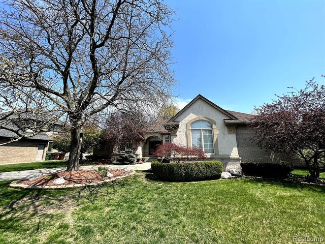 48280 Elmwood Drive, Shelby Twp, MI 48315