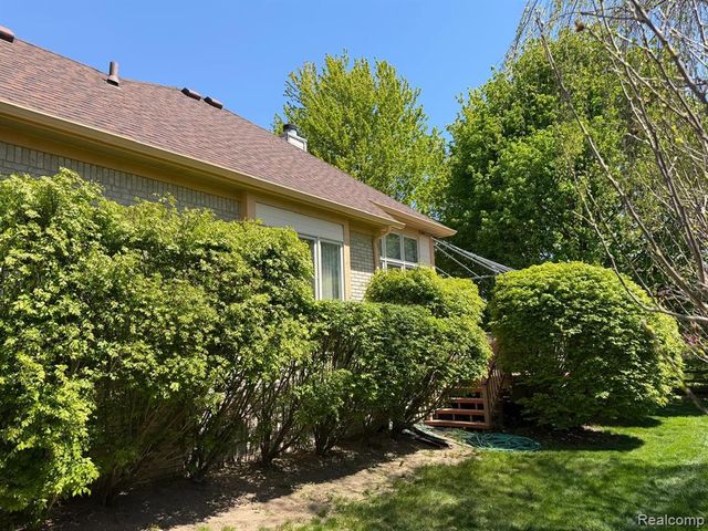 48280 Elmwood Drive, Shelby Twp, MI 48315