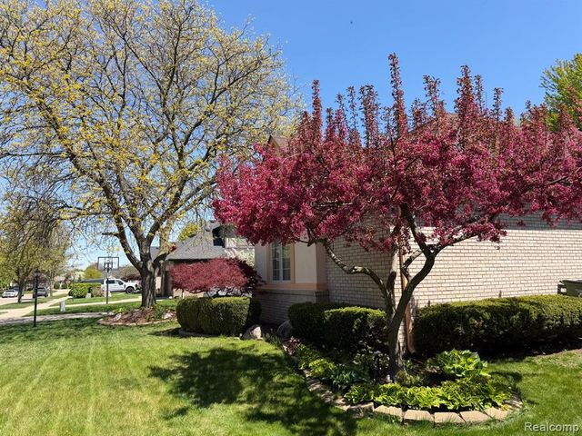 48280 Elmwood Drive, Shelby Twp, MI 48315