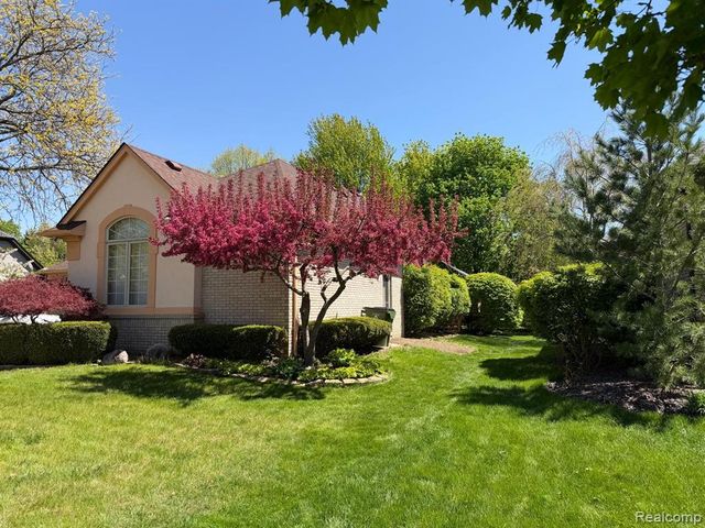48280 Elmwood Drive, Shelby Twp, MI 48315