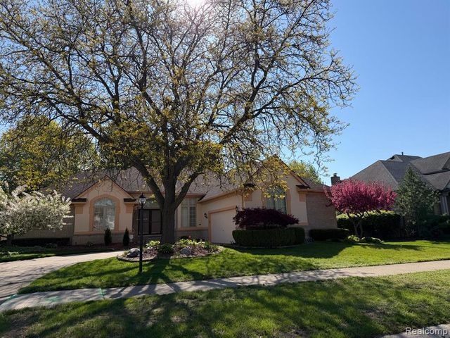48280 Elmwood Drive, Shelby Twp, MI 48315