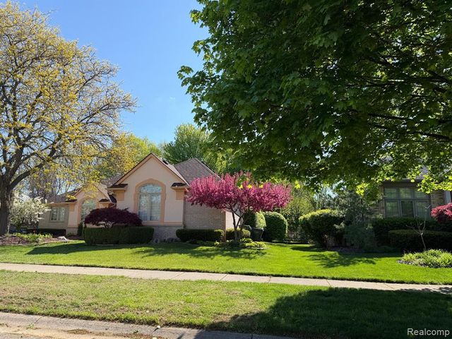 48280 Elmwood Drive, Shelby Twp, MI 48315