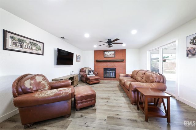 17840 Buckboard Drive, Bakersfield, CA 93314