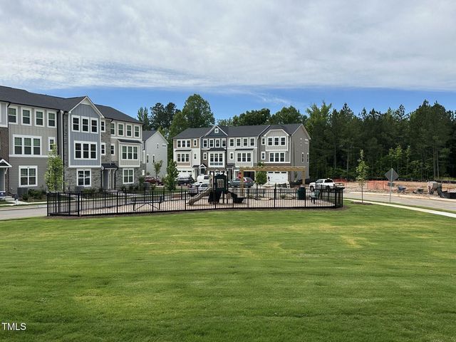 5009 Jowett'S Walk Drive 37, Cary, NC 27519