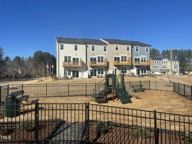 5009 Jowett'S Walk Drive 37, Cary, NC 27519