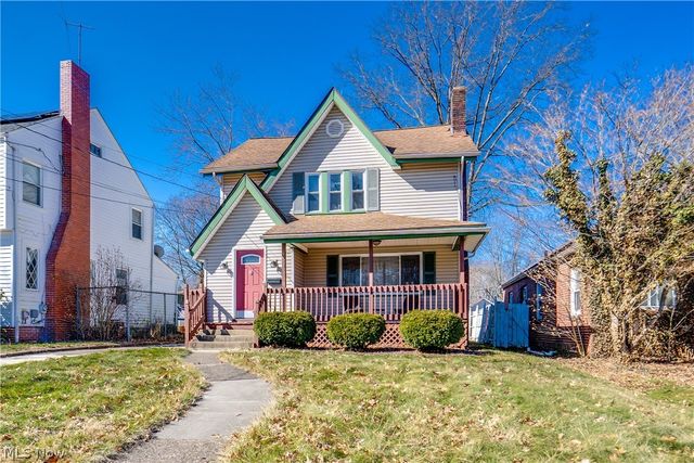 934 Packard Drive, Akron, OH 44320