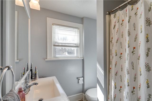 934 Packard Drive, Akron, OH 44320