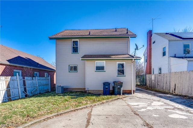 934 Packard Drive, Akron, OH 44320