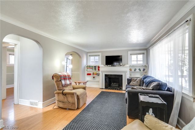 934 Packard Drive, Akron, OH 44320