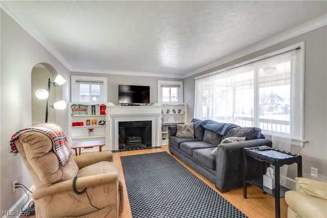 934 Packard Drive, Akron, OH 44320