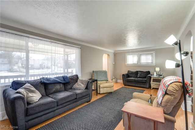 934 Packard Drive, Akron, OH 44320