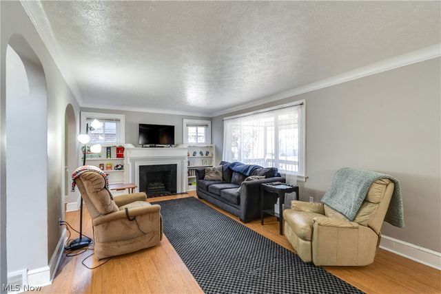 934 Packard Drive, Akron, OH 44320