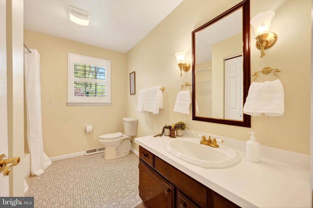 Image 35 of property listing at 3805 DUDDINGTON WAY, Phoenix, MD 21131