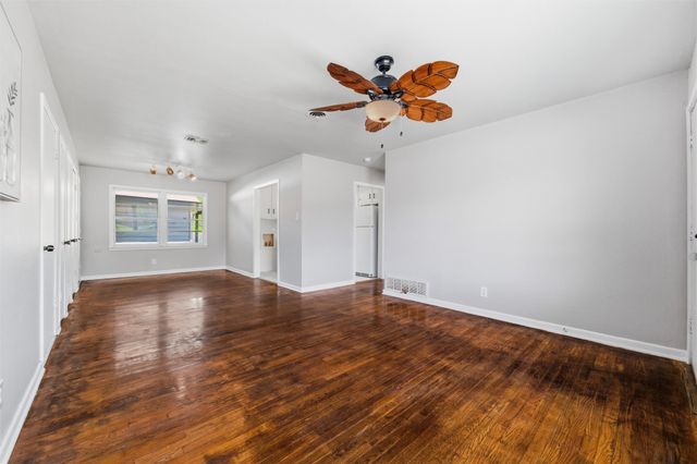 1308 Rose Avenue, Cleburne, TX 76033