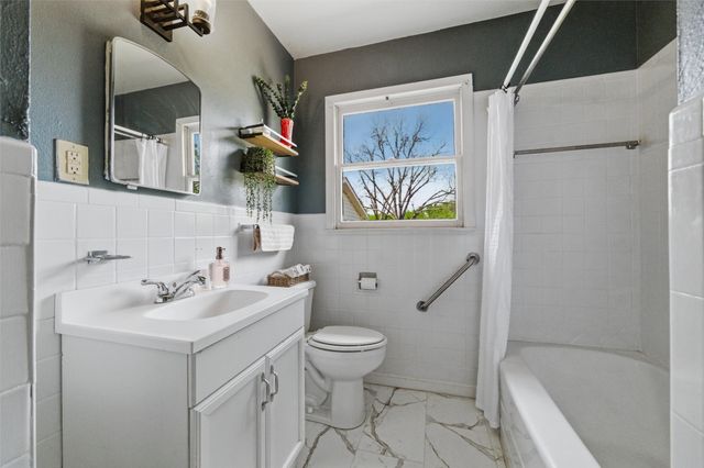 1308 Rose Avenue, Cleburne, TX 76033