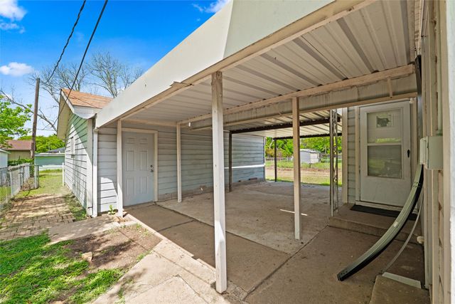 1308 Rose Avenue, Cleburne, TX 76033