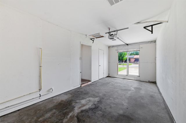 1308 Rose Avenue, Cleburne, TX 76033