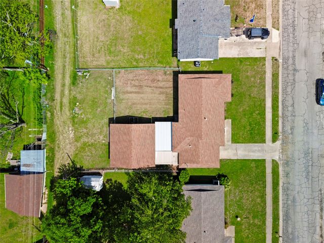 1308 Rose Avenue, Cleburne, TX 76033