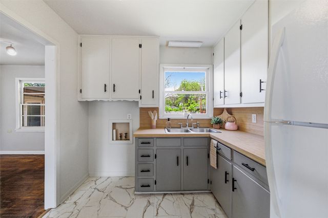 1308 Rose Avenue, Cleburne, TX 76033