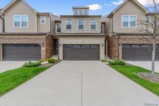 1674 Addison Circle, Walled Lake, MI 48390