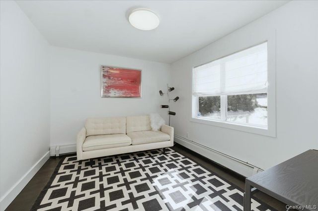 4 Lawrence Place, Pelham, NY 10803