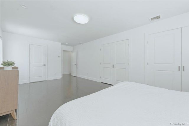 4 Lawrence Place, Pelham, NY 10803