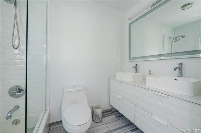 4 Lawrence Place, Pelham, NY 10803