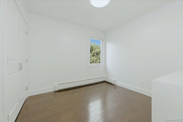 4 Lawrence Place, Pelham, NY 10803