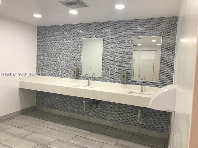 17011 N Bay Rd 112, Sunny Isles Beach, FL 33160
