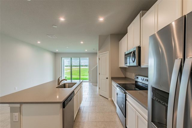 19309 BLUE POND DRIVE, Lutz, FL 33558