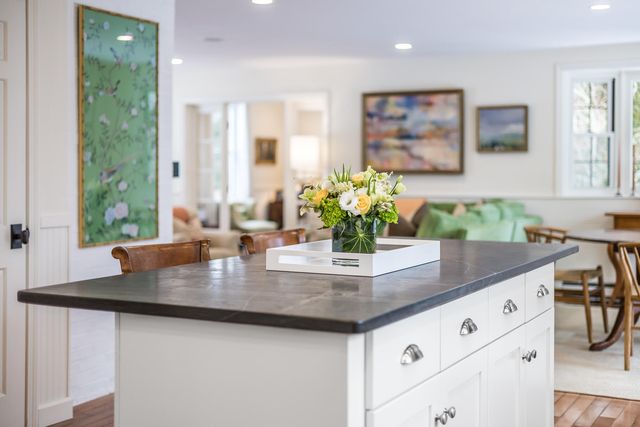 10 Grouse Street, West Falmouth, MA 02540