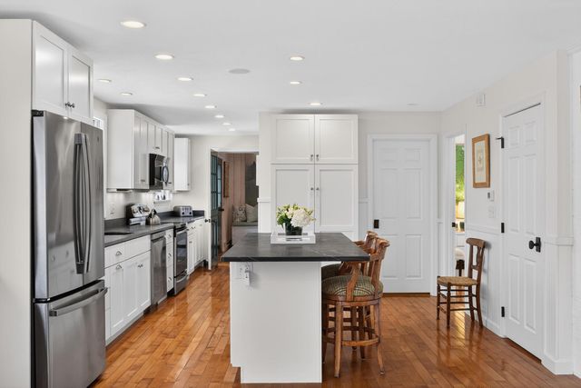 10 Grouse Street, West Falmouth, MA 02540