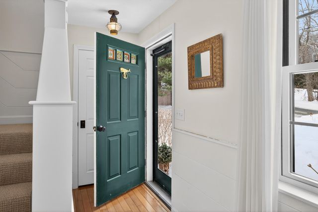 10 Grouse Street, West Falmouth, MA 02540