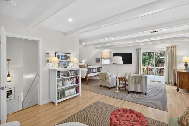 10 Grouse Street, West Falmouth, MA 02540