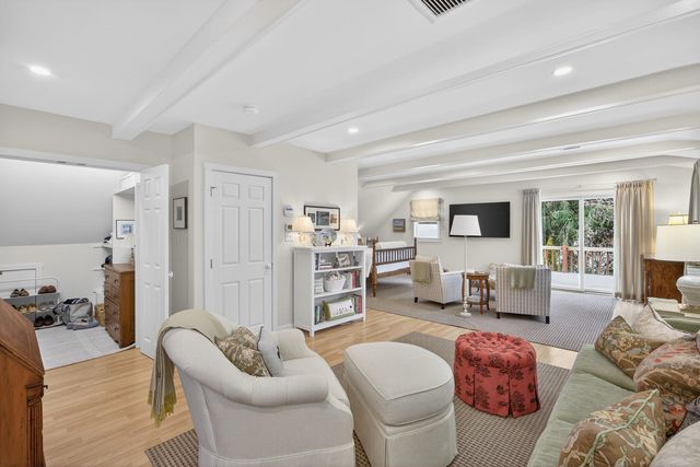 10 Grouse Street, West Falmouth, MA 02540