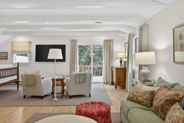 10 Grouse Street, West Falmouth, MA 02540