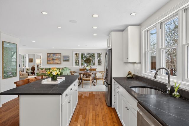 10 Grouse Street, West Falmouth, MA 02540