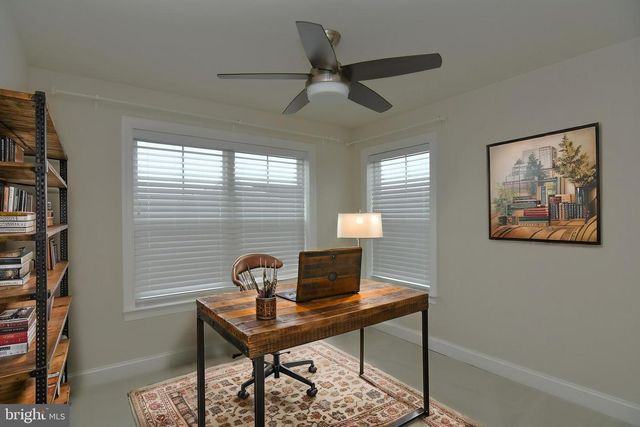 2 WARREN DR, Chalfont, PA 18914