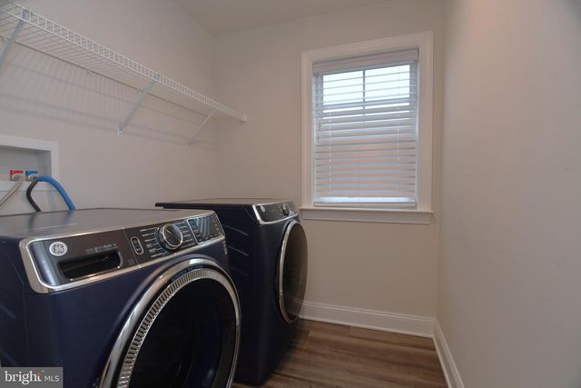 2 WARREN DR, Chalfont, PA 18914