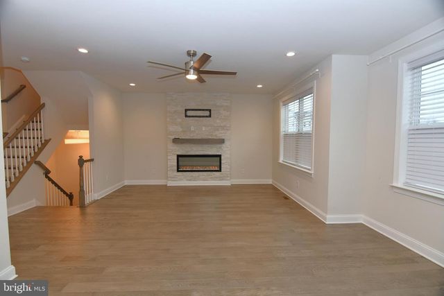 2 WARREN DR, Chalfont, PA 18914