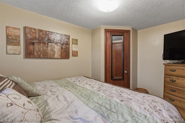 23644 E Main Street, Armada, MI 48005